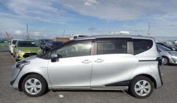 2019 Toyota Sienta Hybrid full