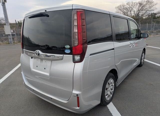 2016 Toyota Noah full