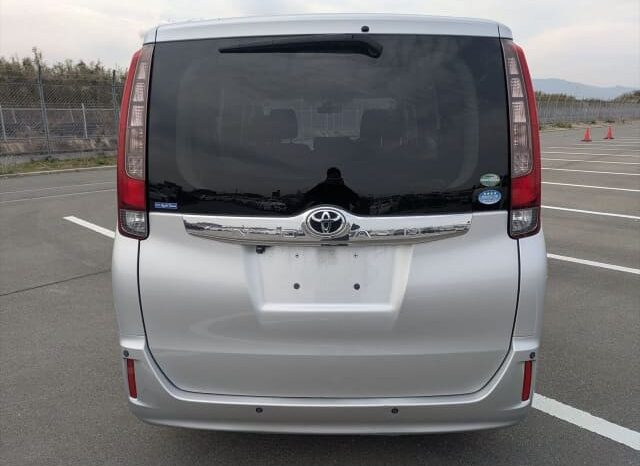 2016 Toyota Noah full
