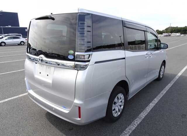 2020 Toyota Voxy full