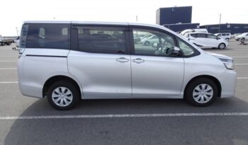 2020 Toyota Voxy full
