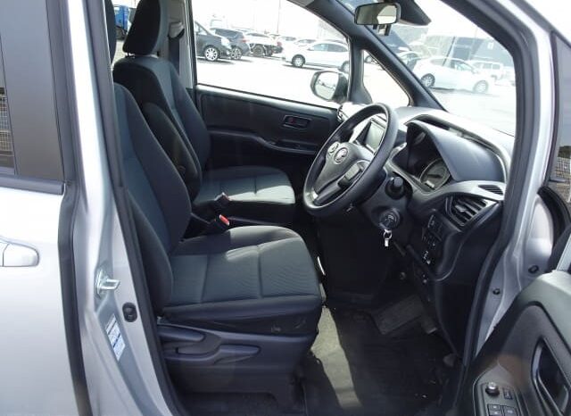 2020 Toyota Voxy full