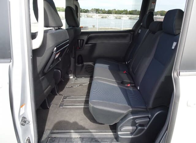 2020 Toyota Voxy full