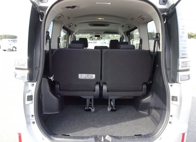 2020 Toyota Voxy full
