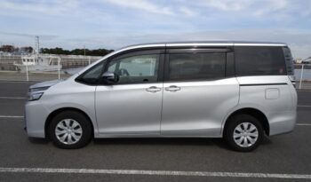 2020 Toyota Voxy full