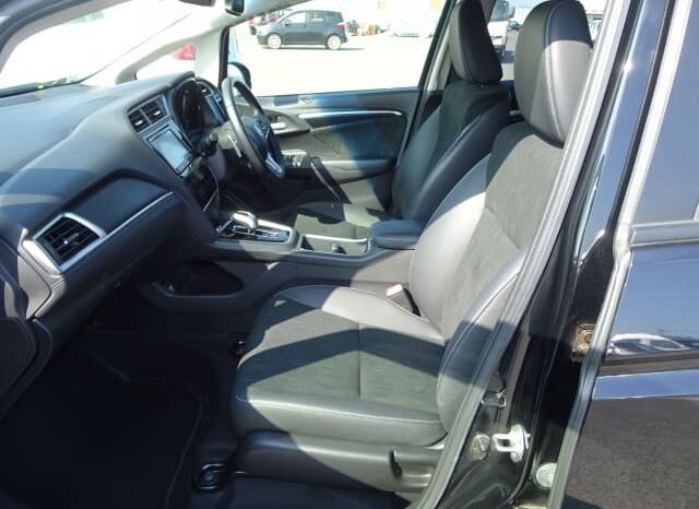 2022 Honda Fit Shuttle Hybrid full