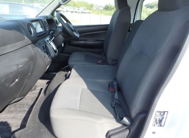 2022 Nissan Caravan full