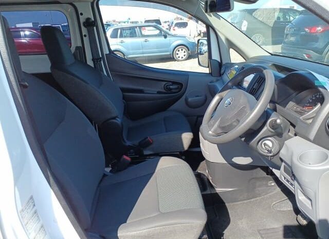 2020 Nissan NV200 full