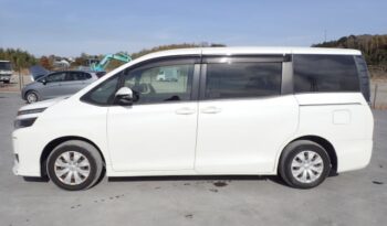 2017 Toyota Voxy full
