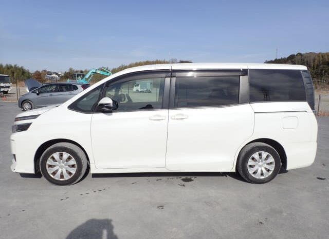 2017 Toyota Voxy full