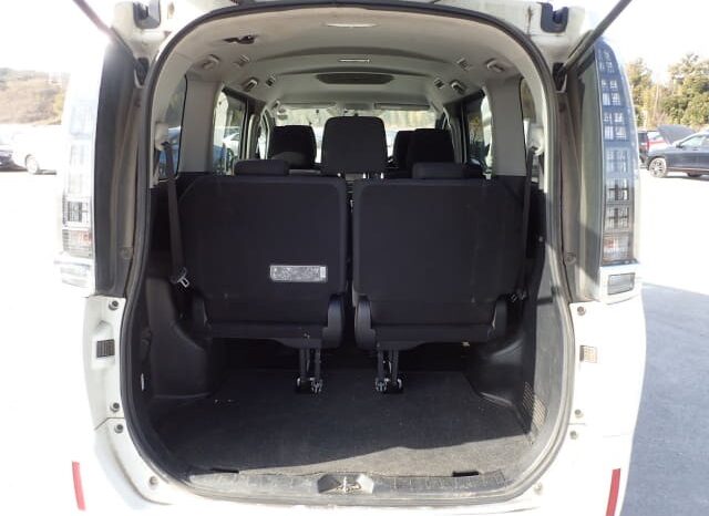 2017 Toyota Voxy full