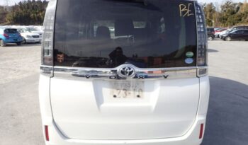 2017 Toyota Voxy full