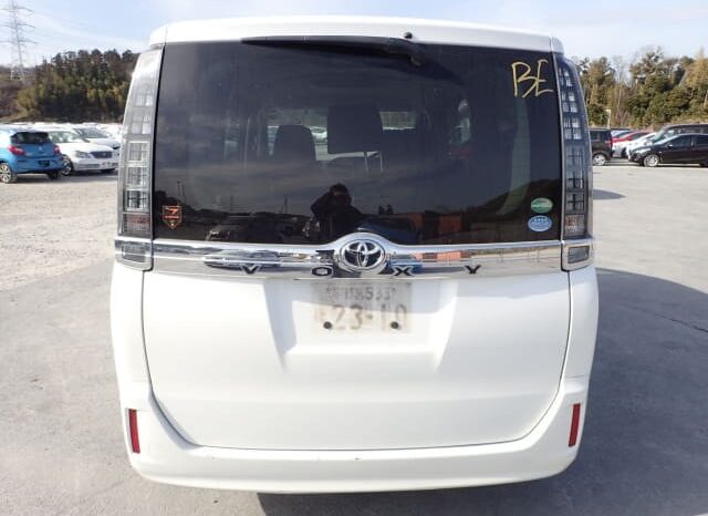 2017 Toyota Voxy full