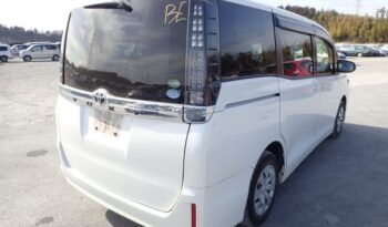 2017 Toyota Voxy full