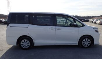 2017 Toyota Voxy full