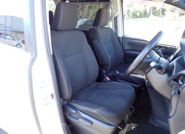 2016 Toyota Esquire full