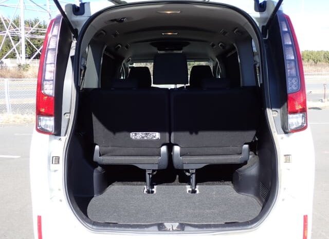 2016 Toyota Esquire full