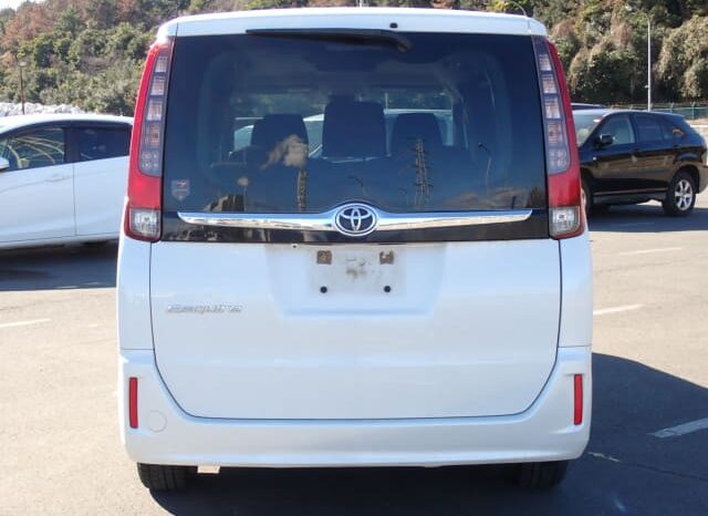 2016 Toyota Esquire full