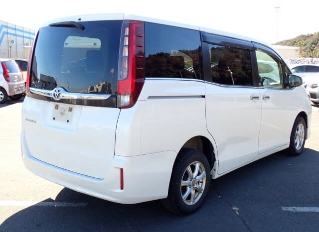 2016 Toyota Esquire full