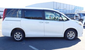 2016 Toyota Esquire full