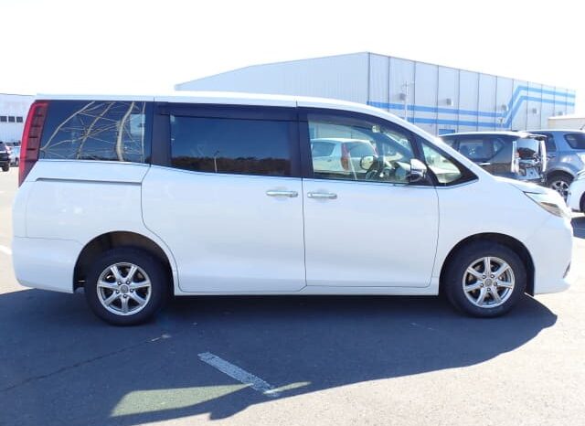 2016 Toyota Esquire full