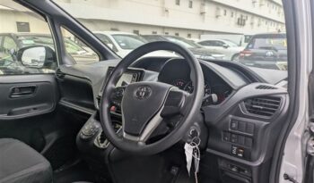 2020 Toyota Voxy full