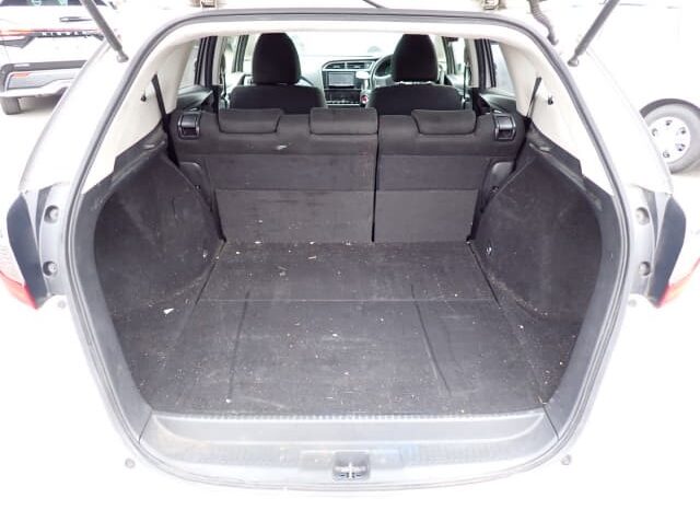 2021 Honda  Fit Shuttle Hybrid full
