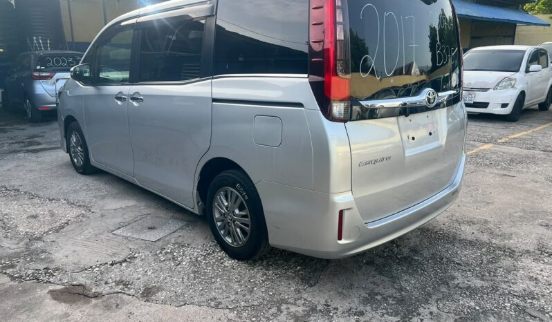 2017 Toyota Esquire full