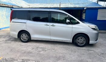 2017 Toyota Esquire full