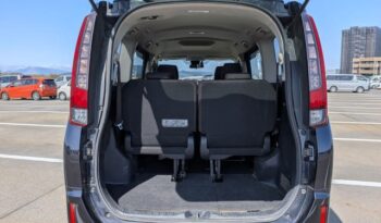 2016 Toyota Esquire Hybrid full