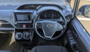 2016 Toyota Esquire Hybrid full