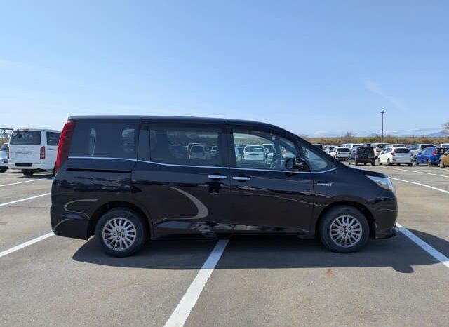 2016 Toyota Esquire Hybrid full