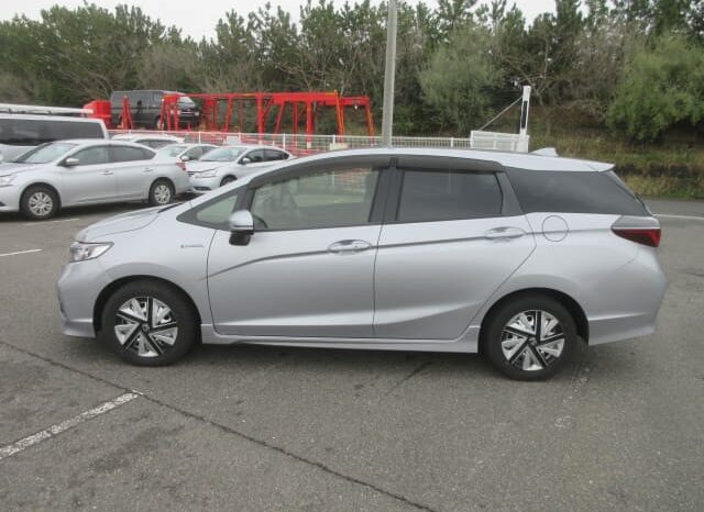 2022 Honda Fit Shuttle Hybrid full