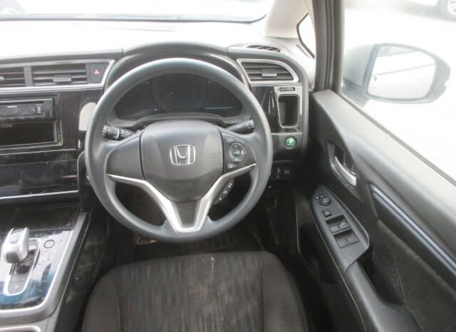 2022 Honda Fit Shuttle Hybrid full
