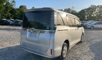 2017 Toyota Voxy full
