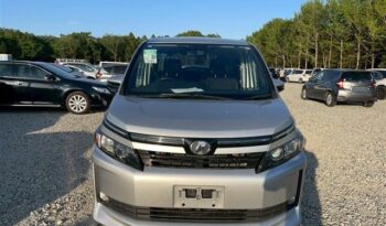 2017 Toyota Voxy full