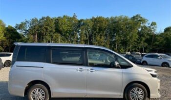 2017 Toyota Voxy full