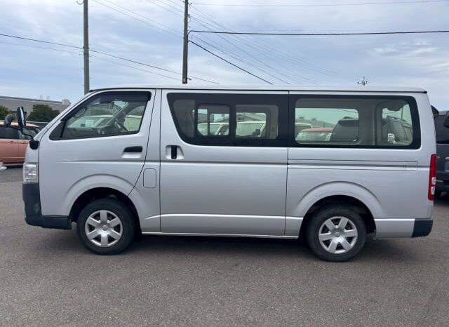 2020 Toyota Regiusace DX full