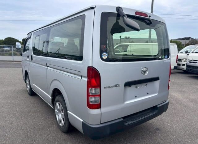 2020 Toyota Regiusace DX full